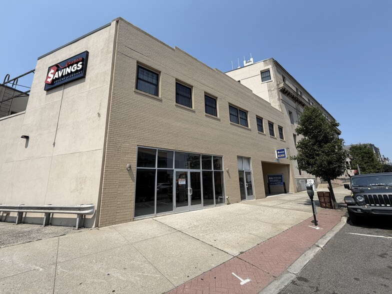 More Photos Of 3100 Bergenline Ave, Union City Office Residential For Lease