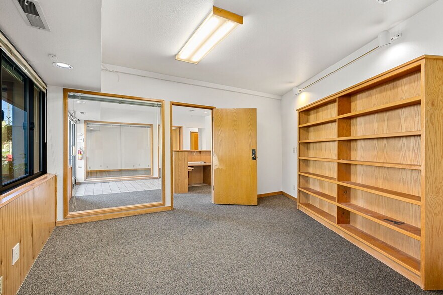 More Photos Of 610 Davis St, Santa Rosa Office Residential For Sale