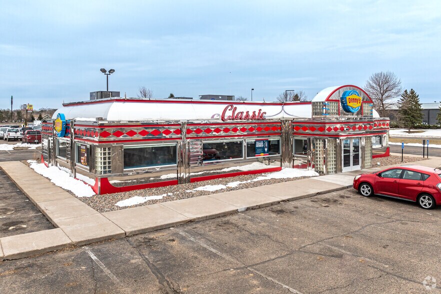 More Photos Of 38681 Tanger Dr, North Branch Restaurant For Sale