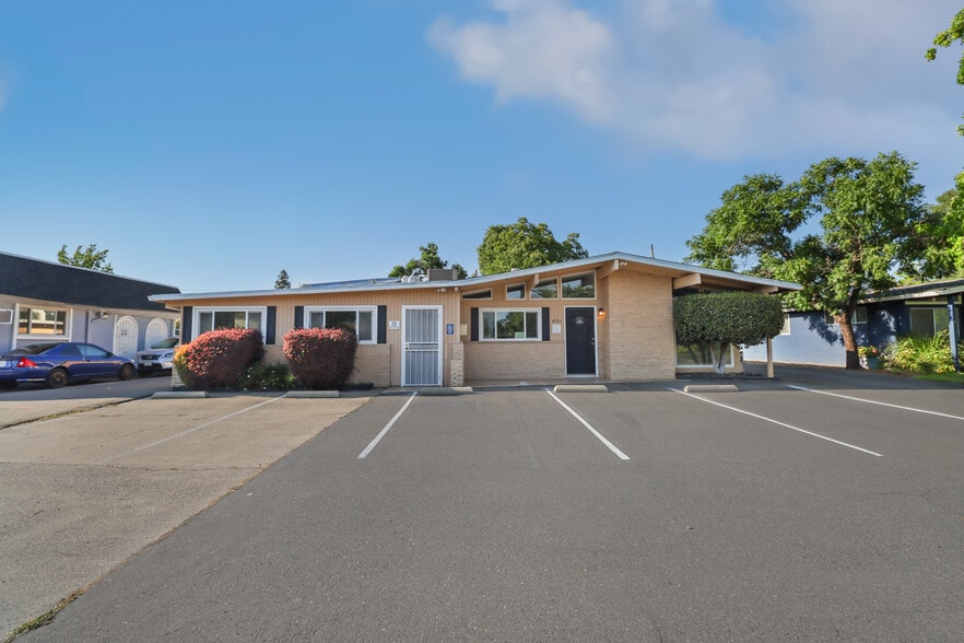 More Photos Of 4731 El Camino Ave, Carmichael Office For Sale