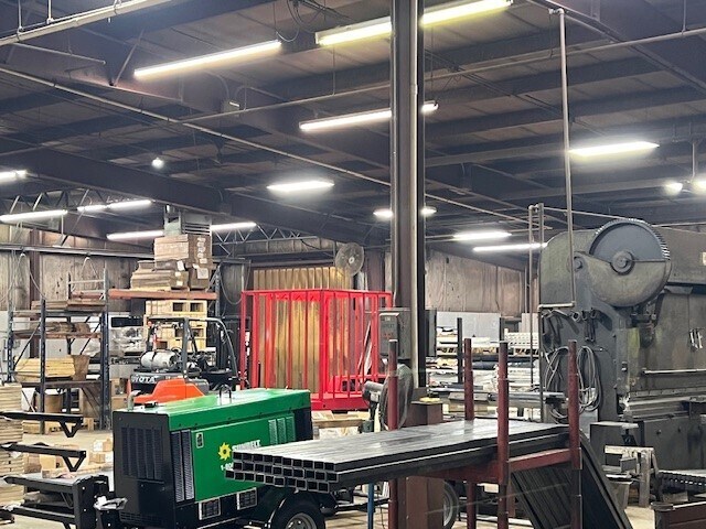 More Photos Of 101 E Chestnut St, Chilton Industrial For Sale