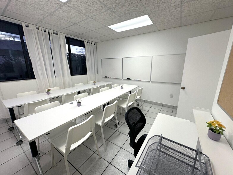 More Photos Of 8100 W Flagler St, Miami Loft Creative Space For Lease