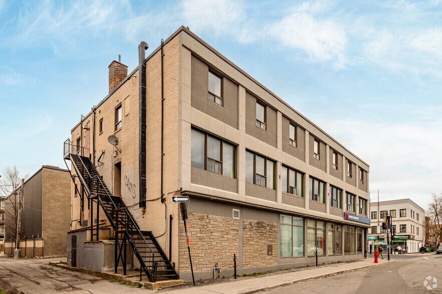 More Photos Of 835-855 St Jean-Talon O, Montréal Storefront Retail Office For Lease