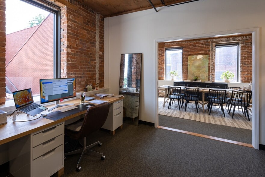More Photos Of 113 Church St, Marietta Unknown For Lease