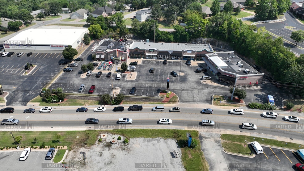 More Photos Of 1615 W Highway 76, Branson Unknown For Lease