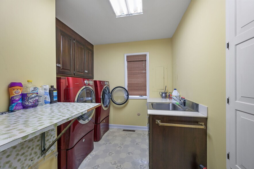 More Photos Of 9155 Campbell Ln, Bridgeville Office For Sale