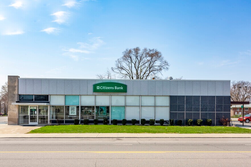 Primary Photo Of 20333 Conant Ave, Detroit Bank For Sale