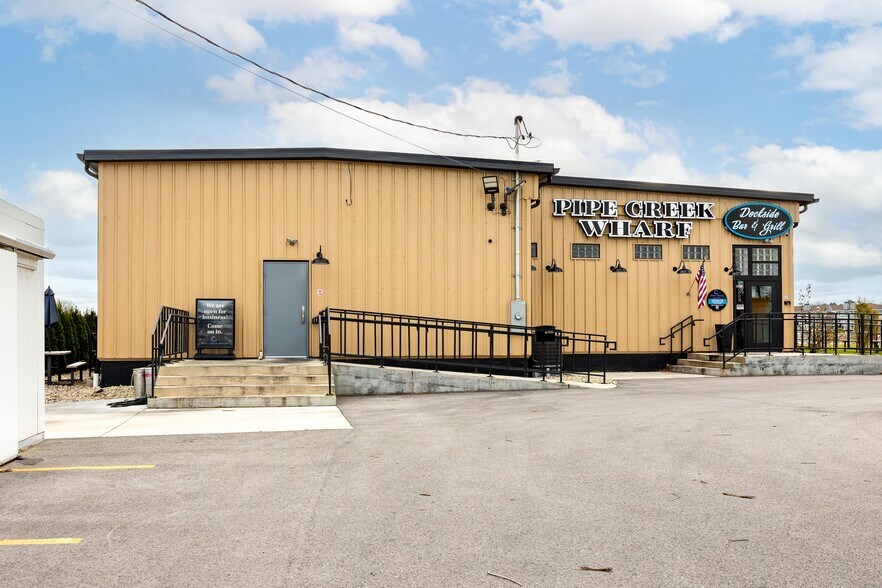 More Photos Of 2330 River Ave, Sandusky Restaurant For Sale