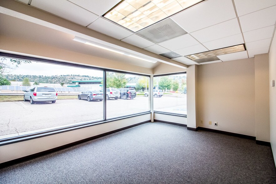 More Photos Of 5085 List Dr, Colorado Springs Medical For Lease