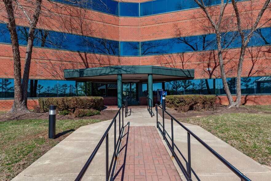 More Photos Of 10304 Spotsylvania Ave, Fredericksburg Office For Lease