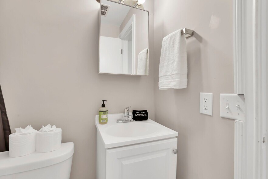 More Photos Of 27 W 8th Ave, Columbus Apartments For Sale