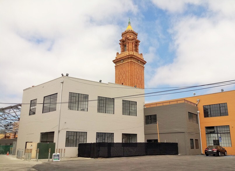 More Photos Of 5701-5755 International Blvd, Oakland Warehouse For Lease