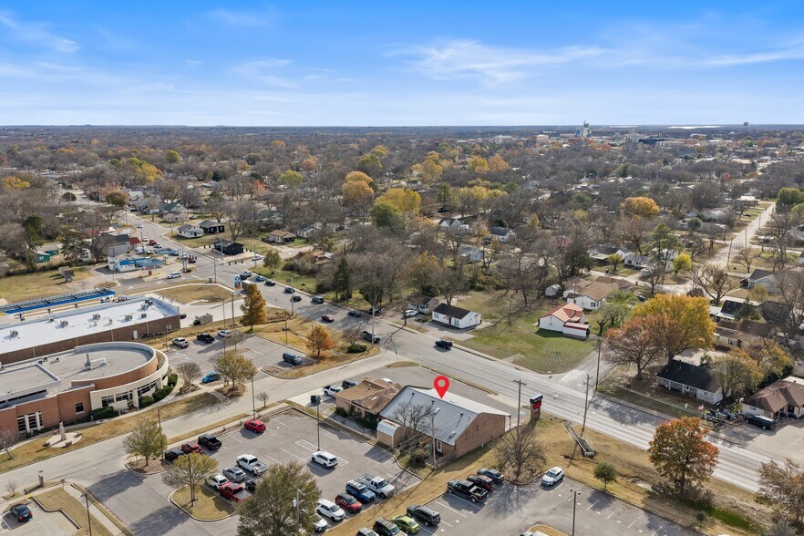 More Photos Of 715 12th Ave NW, Ardmore Medical For Sale