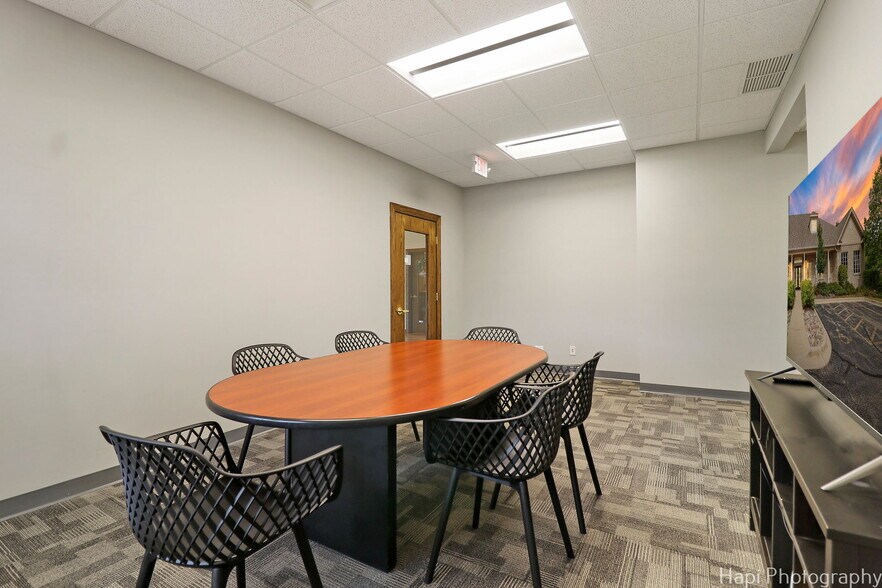 More Photos Of 3 Executive Ct, South Barrington Medical For Lease