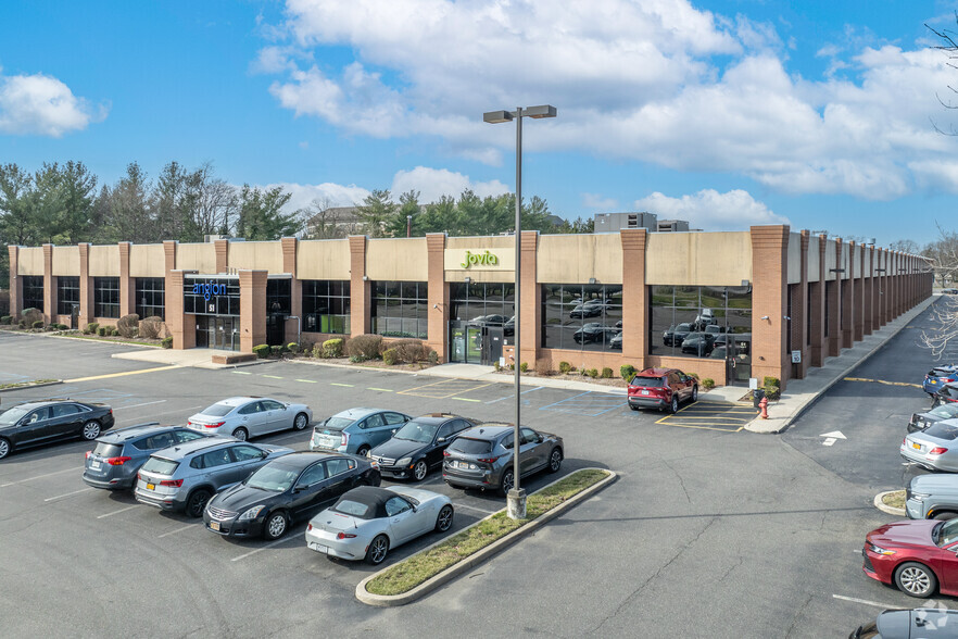 Primary Photo Of 51 Charles Lindbergh Blvd, Uniondale Research And Development For Lease