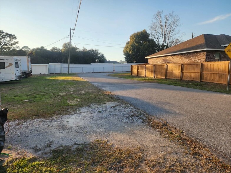 More Photos Of 1950 W Highway 98, Mary Esther Self Storage For Sale