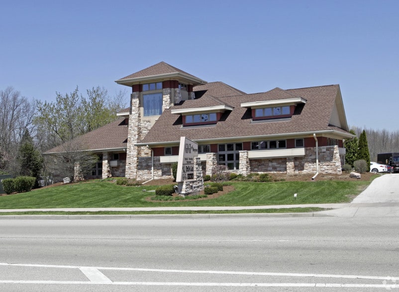 More Photos Of 1550-1556 W Mequon Rd, Mequon Freestanding For Sale