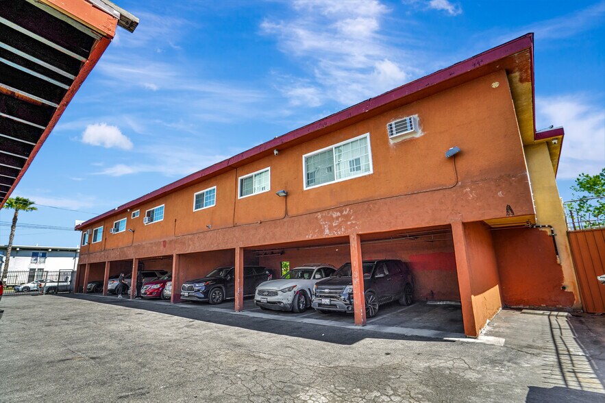 More Photos Of 8861 Langdon Ave, North Hills Apartments For Sale