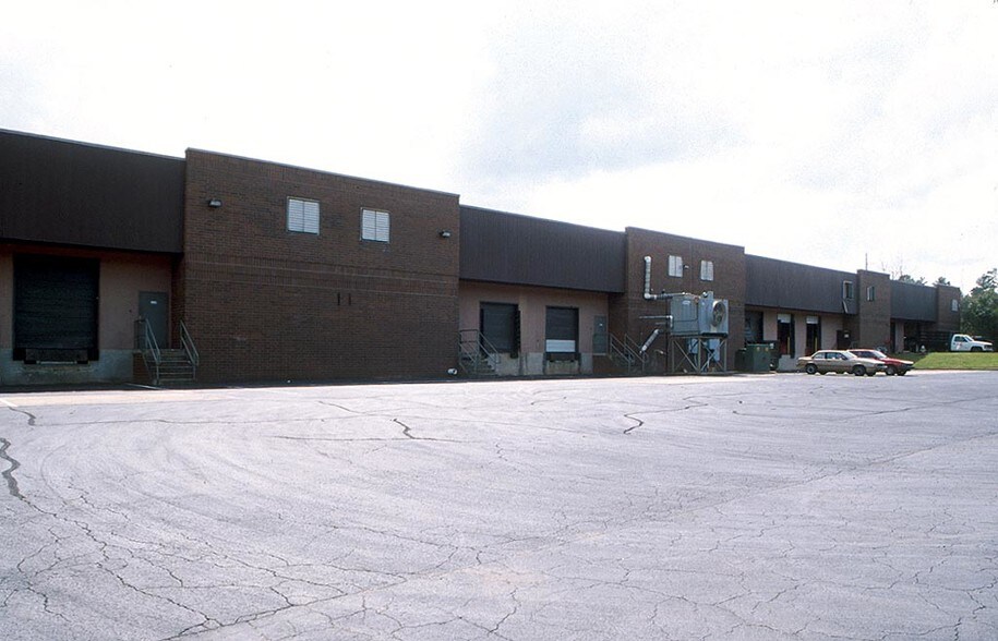 More Photos Of 7990 Second Flags Dr, Austell Unknown For Lease