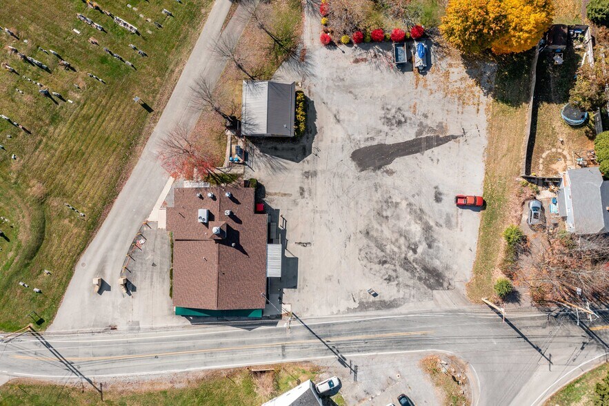 More Photos Of 180 Butler Rd, Saxonburg Restaurant For Sale