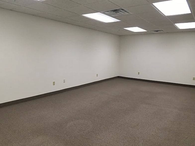 More Photos Of 315 S Crouse Ave, Syracuse Medical For Lease