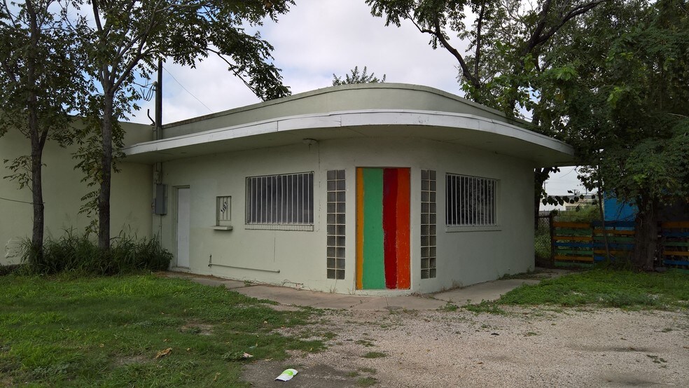 More Photos Of , San Antonio General Retail For Sale