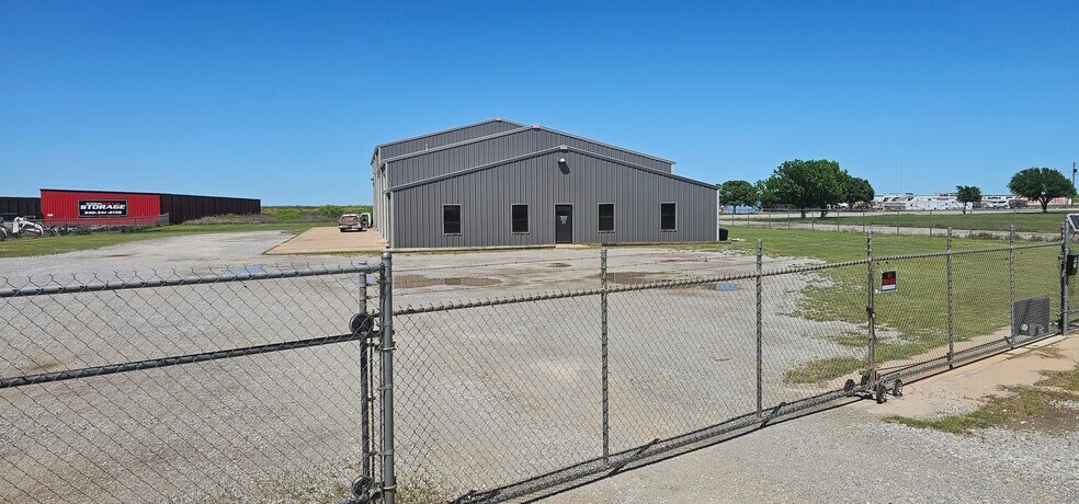 More Photos Of 7274 Seymour Hwy, Wichita Falls Warehouse For Lease