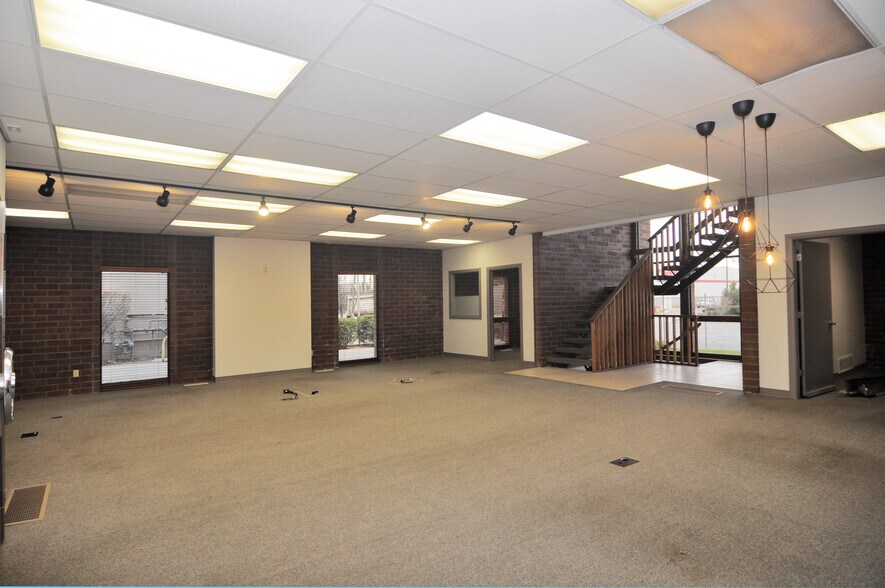 More Photos Of 1735 S 300 W, Salt Lake City Auto Dealership For Lease