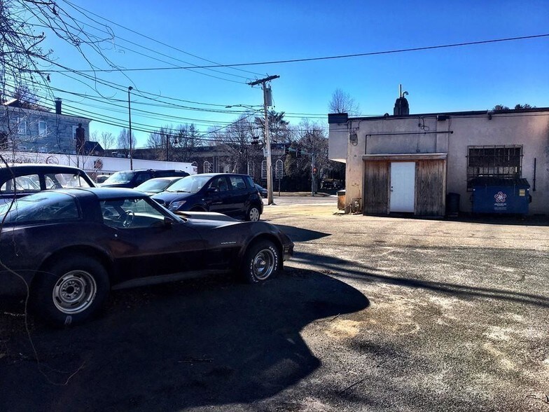 More Photos Of 1942 Centre St, West Roxbury Auto Repair For Lease