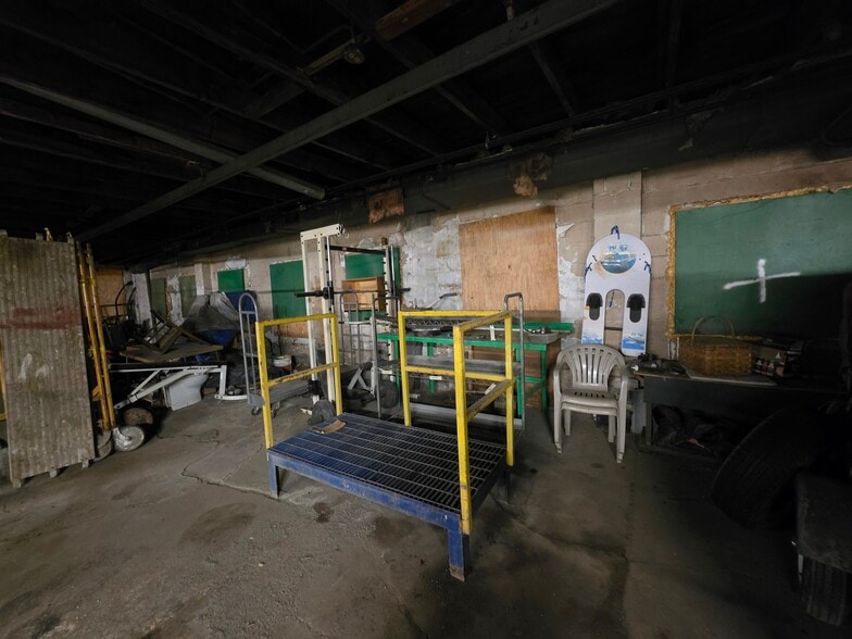 More Photos Of 220 Madison st, Webb City Industrial For Sale