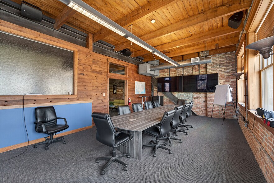 More Photos Of 510 College Ave, Racine Storefront Retail Office For Sale