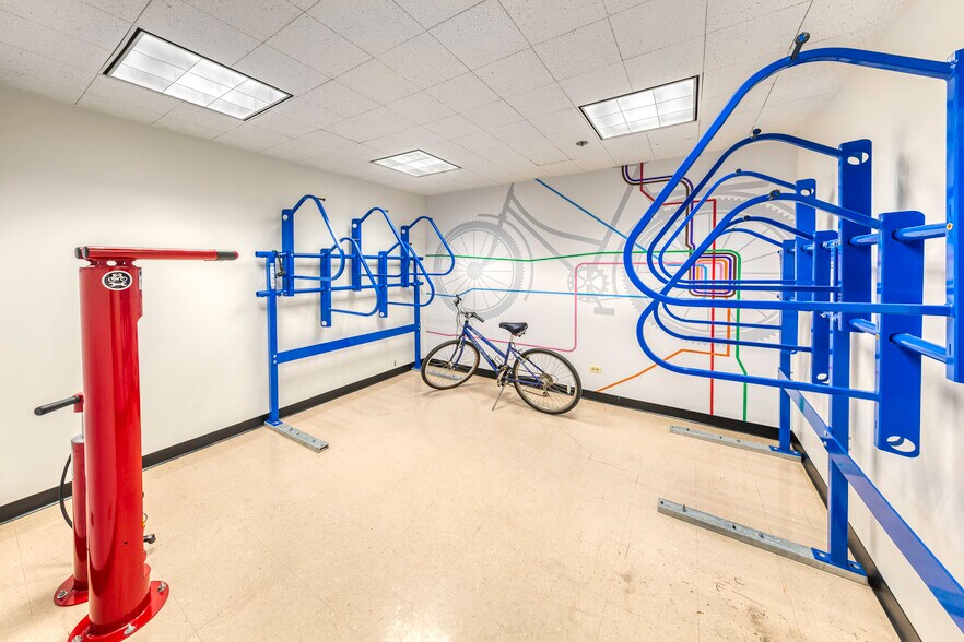 More Photos Of 1165 N Clark St, Chicago Coworking Space