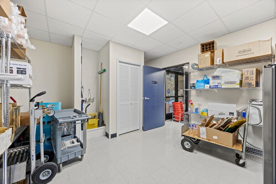 More Photos Of 470 Mediterranean Dr, McKinney Storefront For Lease