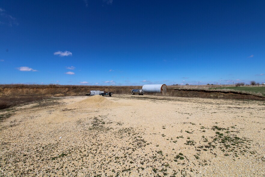 More Photos Of 5640 44th Ave S, Clinton Industrial For Sale