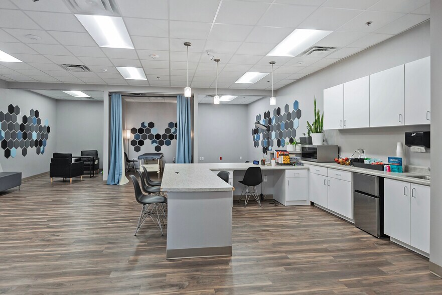 More Photos Of 320 W River Park Dr, Provo Medical For Sale