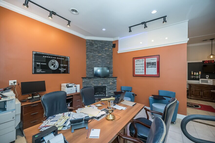 More Photos Of 3444 N Lindbergh Blvd, Saint Ann General Retail For Sale