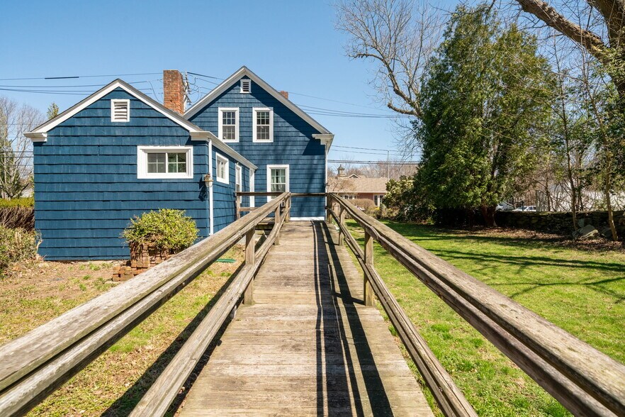 More Photos Of 1406 Tucker Rd, Dartmouth Office For Sale