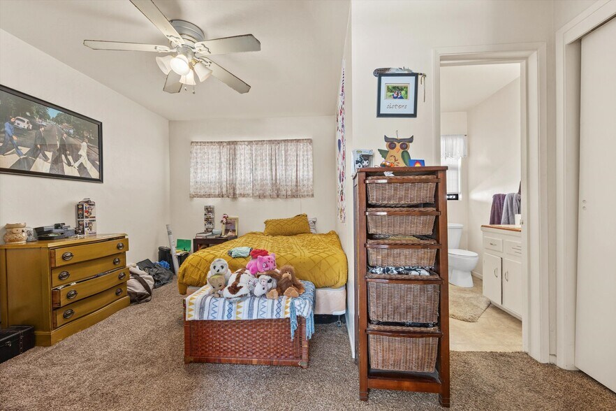 More Photos Of 16 Tobias St, Kernville Storefront Retail Residential For Sale