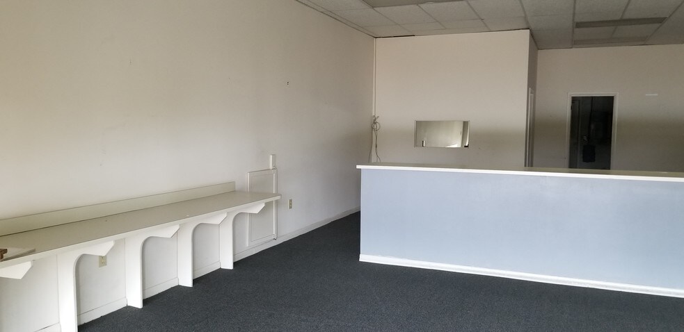 More Photos Of 3941-3965 Victory Dr, Columbus Storefront Retail Office For Lease