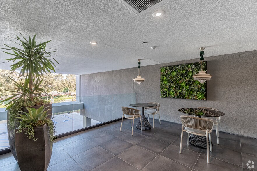 More Photos Of 375 Camino De La Reina, San Diego Multifamily For Sale
