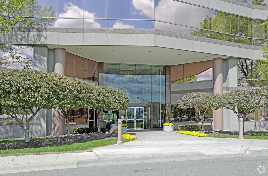 More Photos Of 12900 Hall Rd, Sterling Heights Office For Lease
