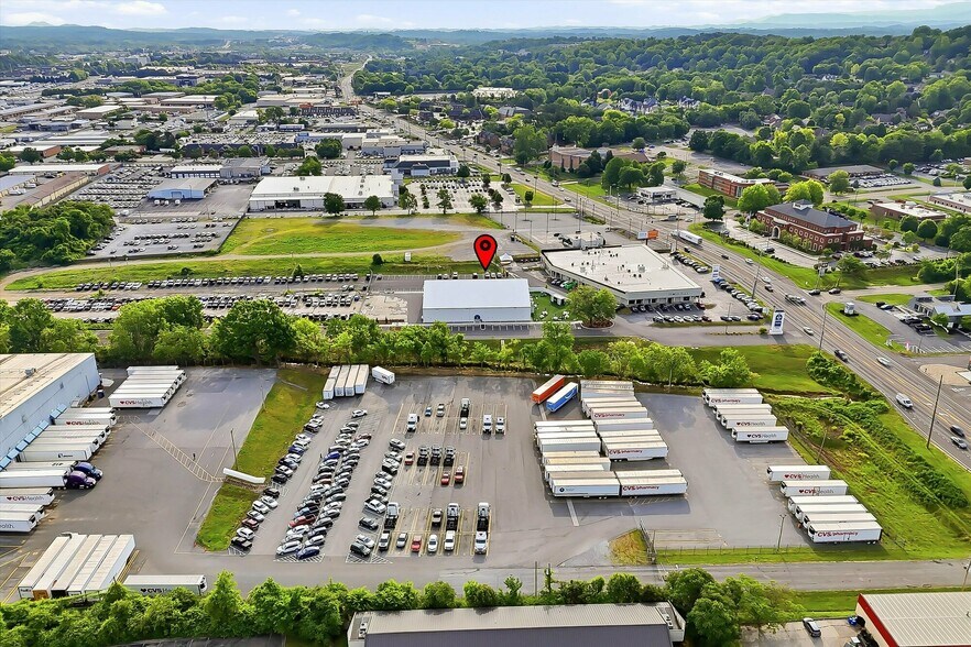 More Photos Of 10001 Kingston Pike, Knoxville Specialty For Lease