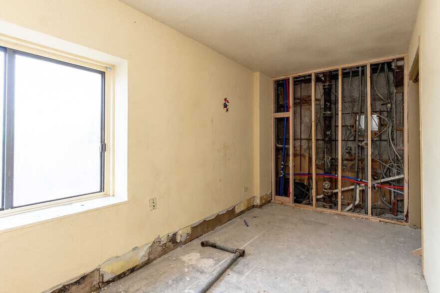 More Photos Of 628 9th St, Niagara Falls Apartments For Sale