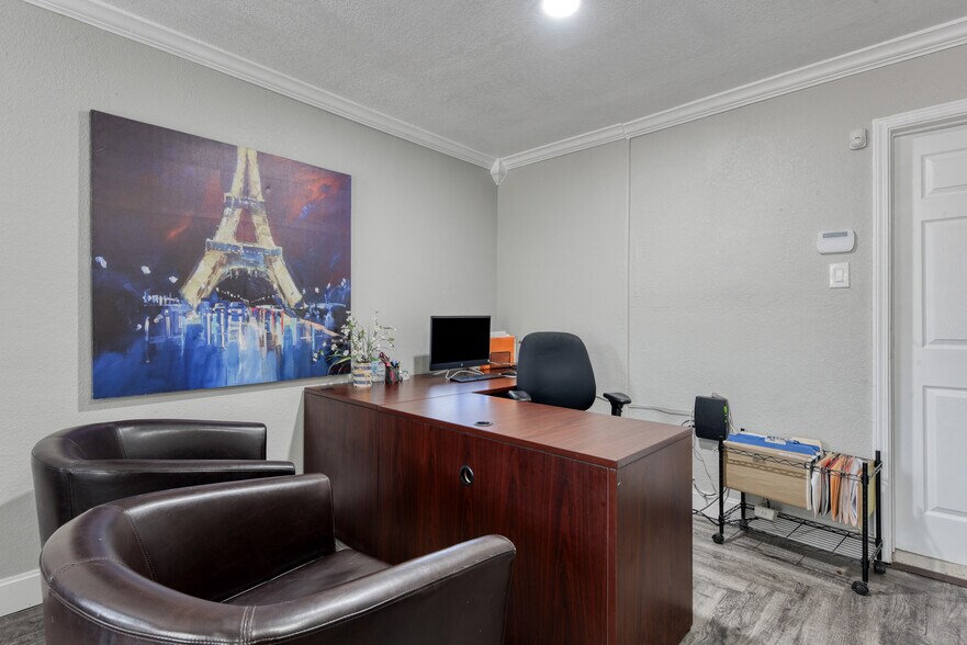 More Photos Of 737 W Mayfield Blvd, San Antonio Apartments For Sale