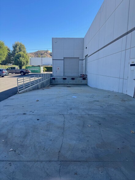 More Photos Of 25620 Rye Canyon Rd, Valencia Warehouse For Lease
