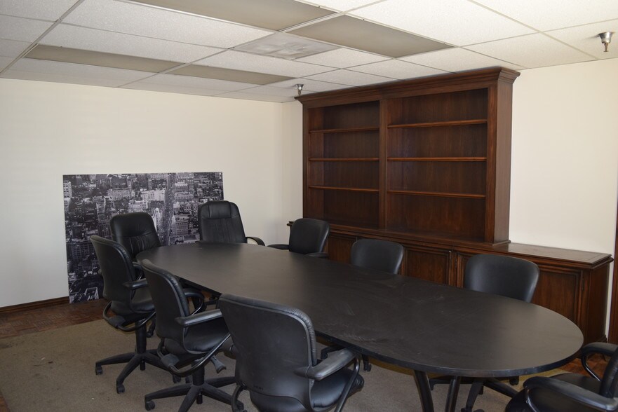 More Photos Of 7737-7741 Burnet Ave, Van Nuys Warehouse For Sale