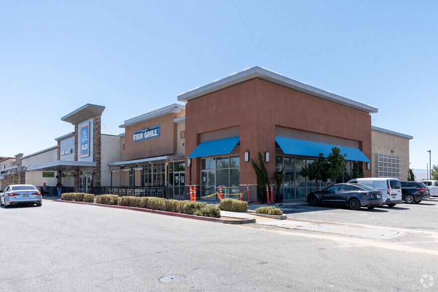 More Photos Of 744 W Rancho Vista Blvd, Palmdale General Retail For Sale