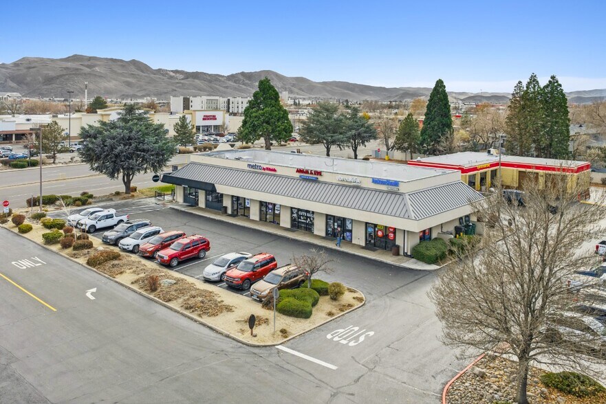 Primary Photo Of 663-673 N Mccarran Blvd, Sparks General Retail For Sale