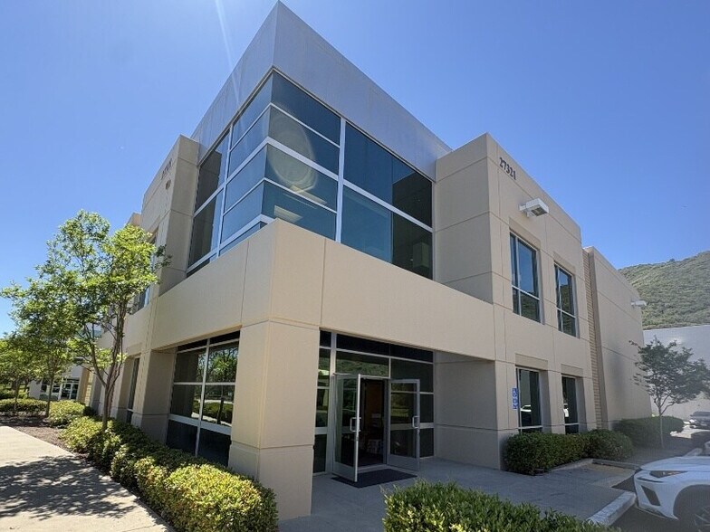 More Photos Of 27321-27327 Via Industria, Temecula Light Distribution For Lease