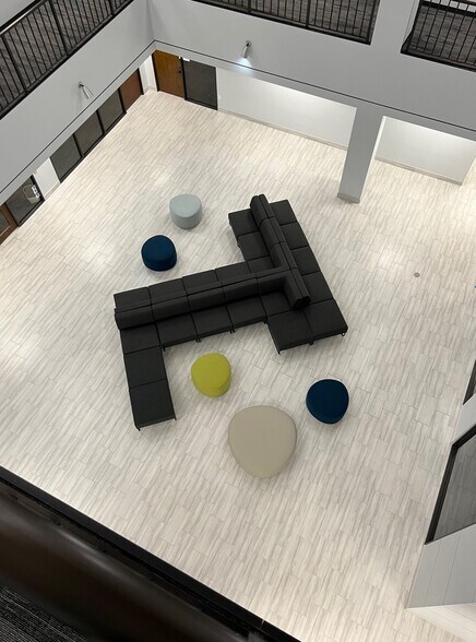 More Photos Of 711 W Bay Area Blvd, Webster Office For Lease